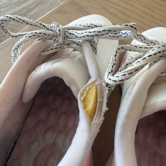 G/FORE Womens Perforated MG4+ Golf Shoes - Snow/Blush Size 8.5 - Picture 4 of 6